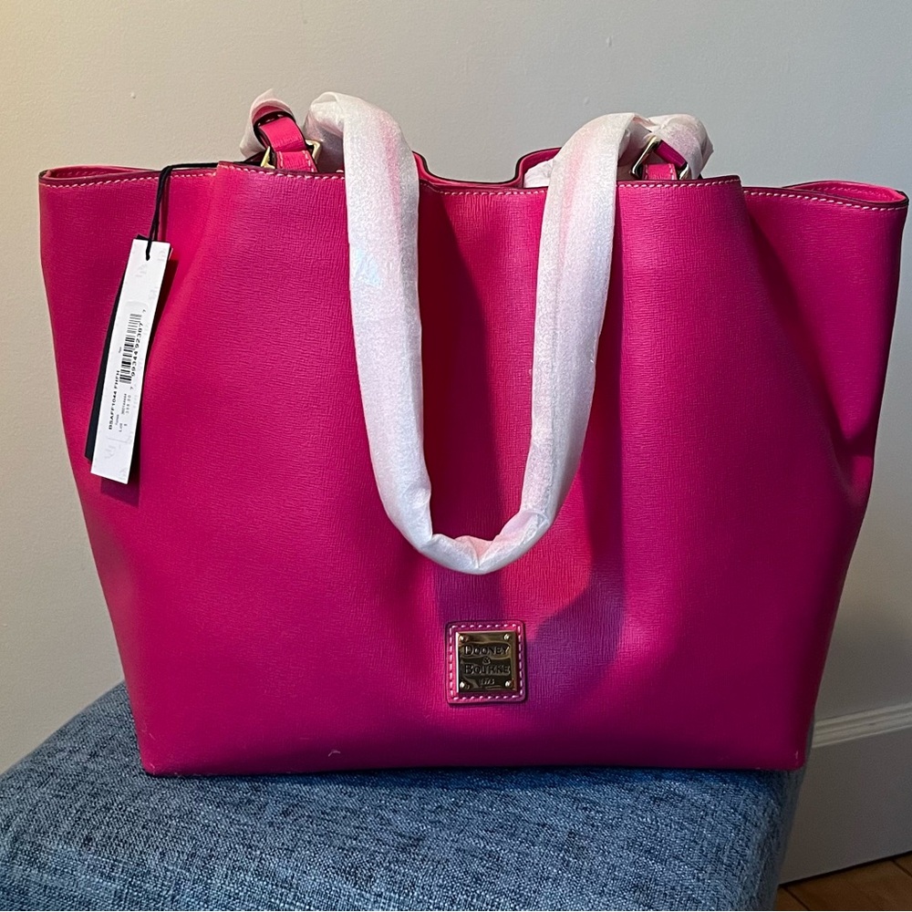 NWT Dooney & Bourke Fuchsia Flynn Bag in Saffiano Leather